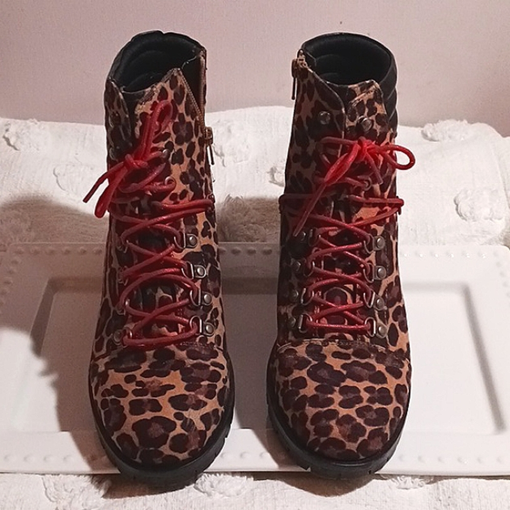 Chic! SQ Creek Leopard 🐆 Print Lug Sole Boot 10 👢Side Zipper